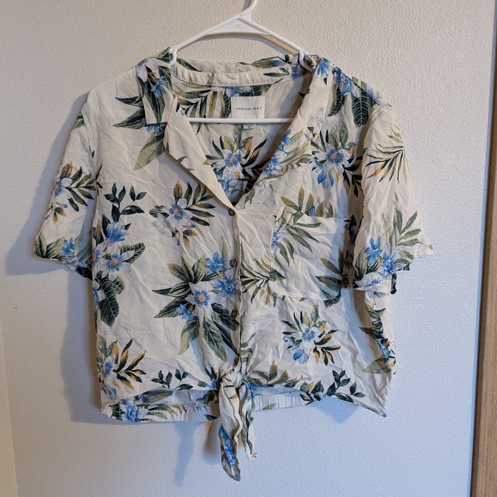 XL Floral Button Up Cropped American Eagle Top